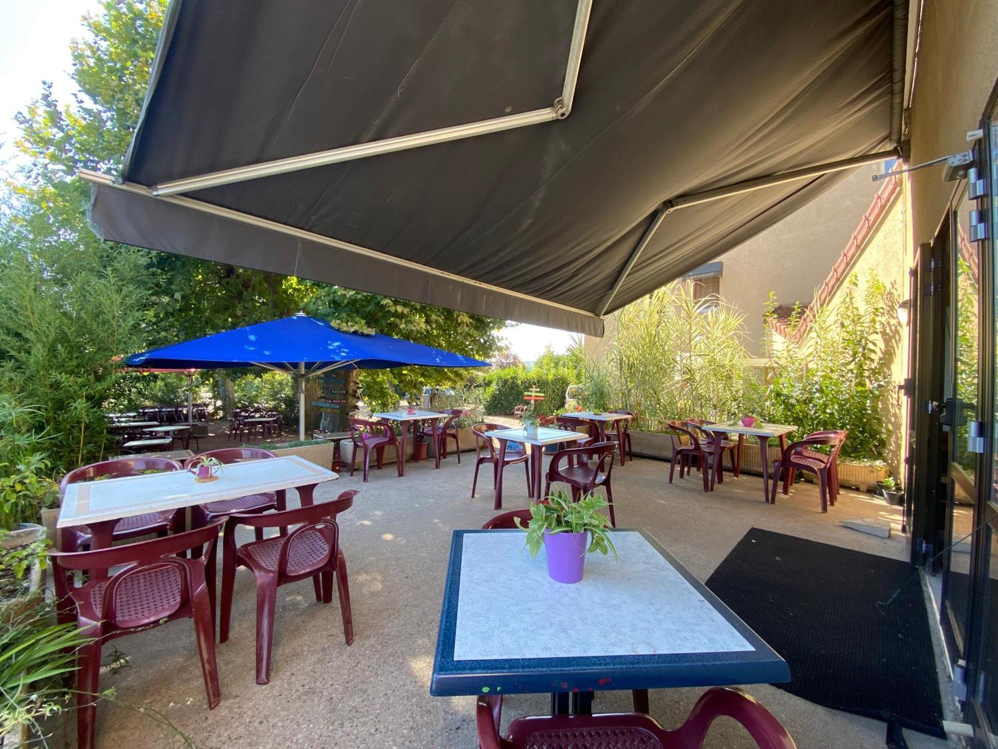 Hotel Restaurant La Place Malay-le-Grand Exteriér fotografie